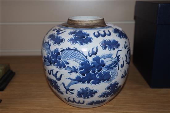 A Chinese blue and white jar, height 17cm
